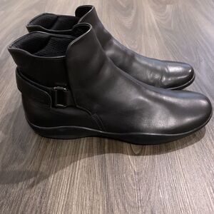 PRADA Mens Black Leather Boots Calzature Uomo 9.5 US T41904 Used W box